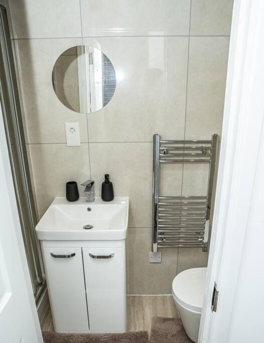 Aylesbury Apartment 1 With Free Parking Exteriér fotografie