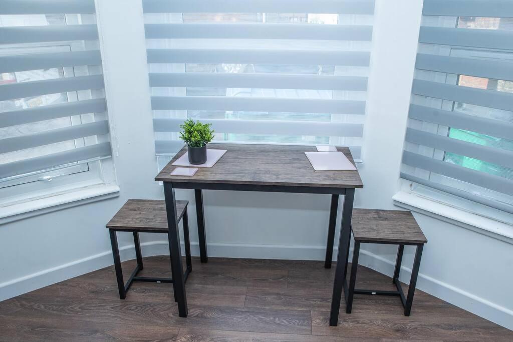 Aylesbury Apartment 1 With Free Parking Exteriér fotografie