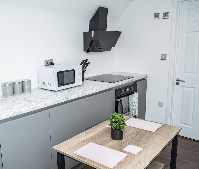 Aylesbury Apartment 1 With Free Parking Exteriér fotografie